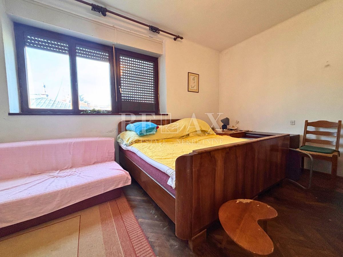 Novi Vinodolski - stanovanje v centru z razgledom