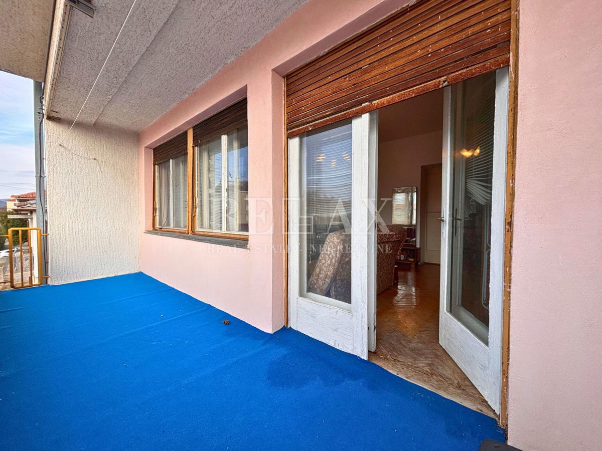 Novi Vinodolski - stanovanje v centru z razgledom