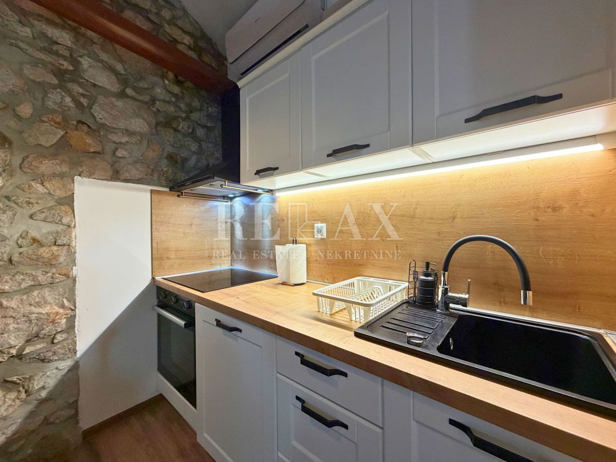 Crikvenica - stanovanje v drugi vrsti do morja, center