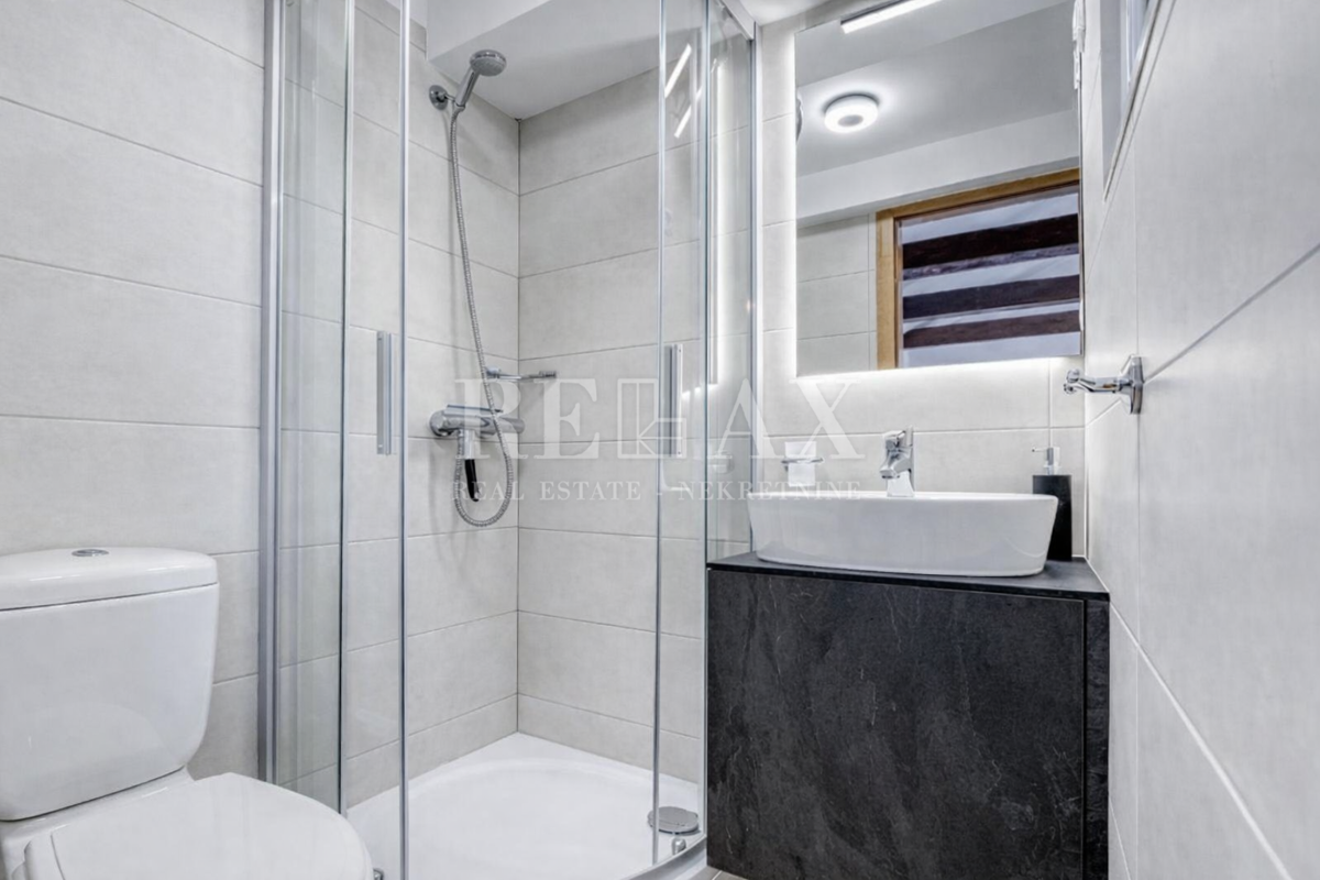 Crikvenica - čudovita kamnita hiša na mirni lokaciji