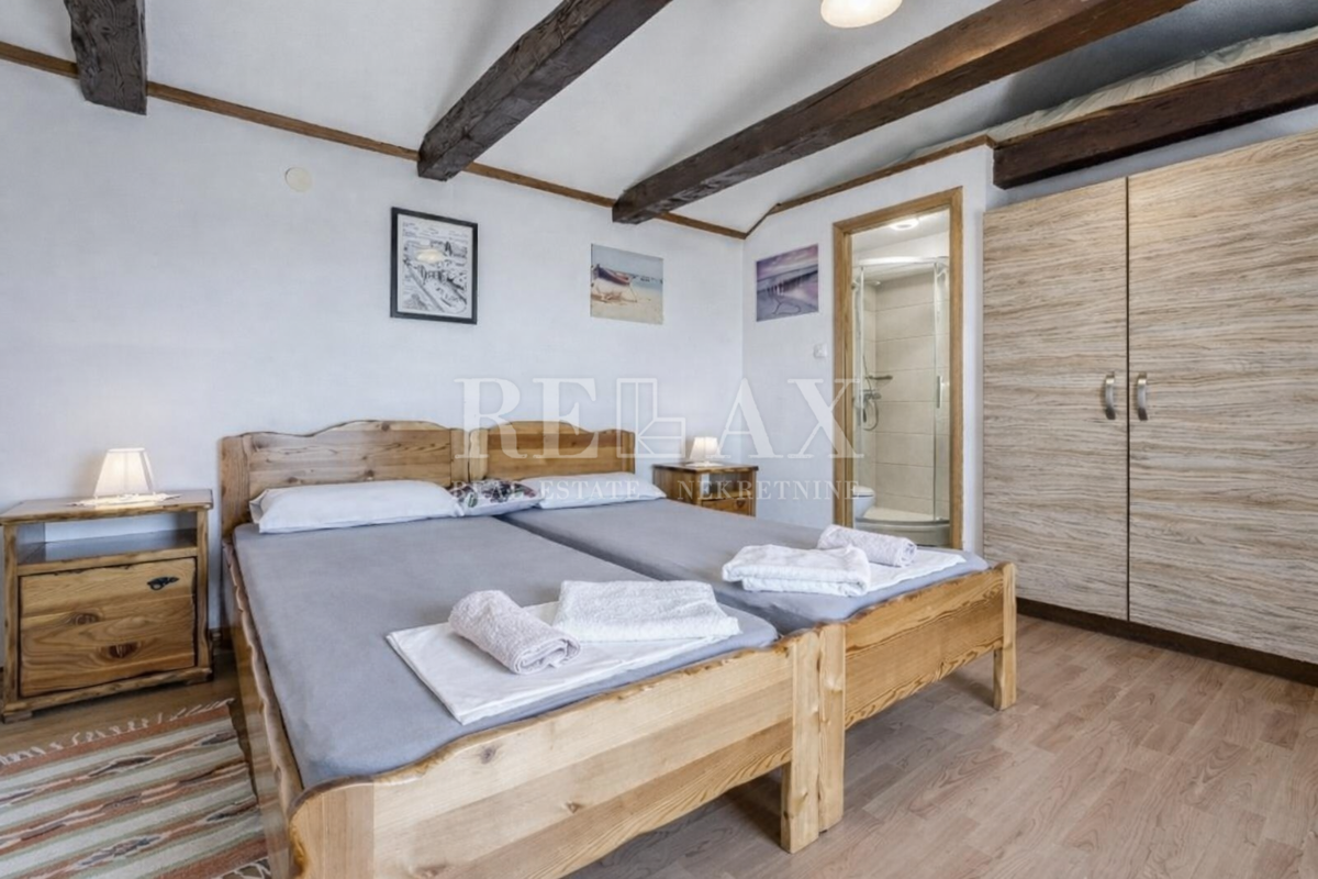 Crikvenica - čudovita kamnita hiša na mirni lokaciji