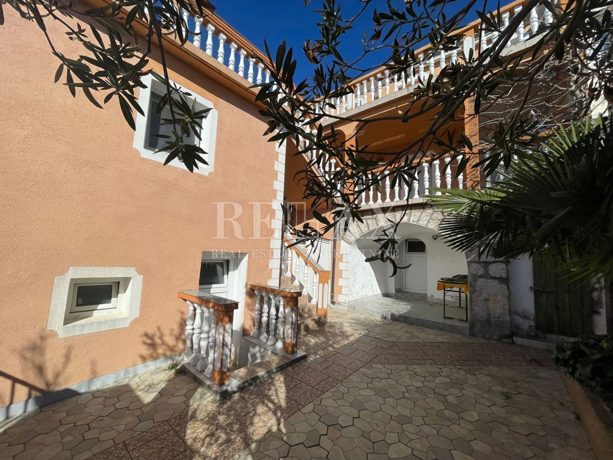 CRIKVENICA, DRAMALJ - Kamnita hiša s pogledom na morje