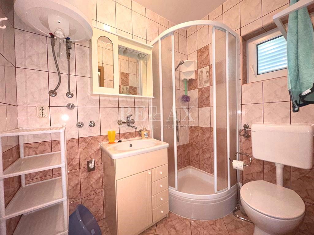 Novi Vinodolski - Hiša z tremi apartmaji