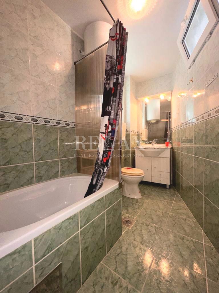 Novi Vinodolski - Hiša z tremi apartmaji