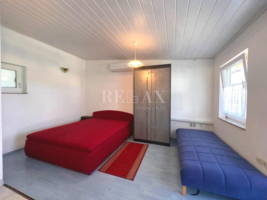 Novi Vinodolski - Hiša z tremi apartmaji