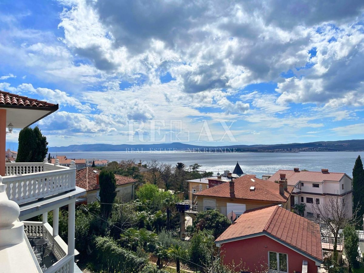 Crikvenica - Mediteranska vila z vrtom in gostiščem