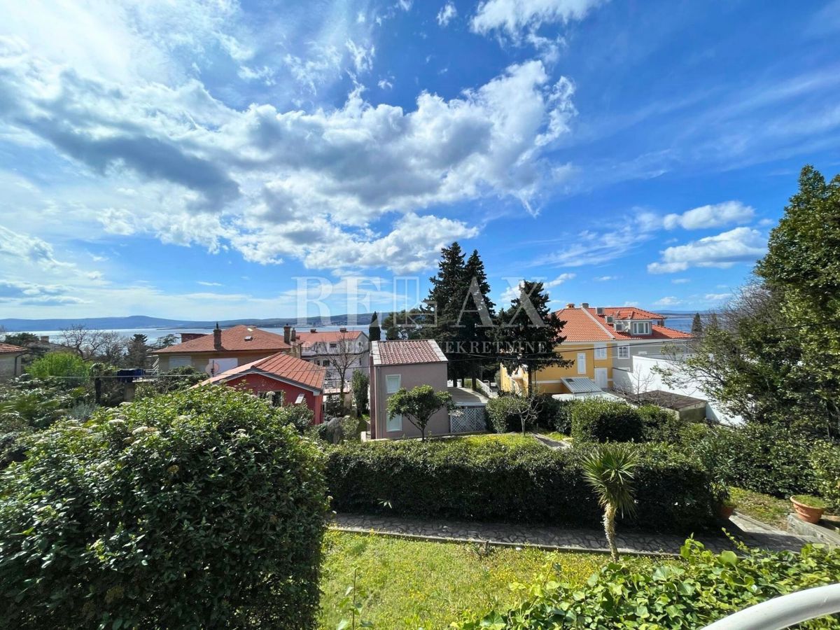 Crikvenica - Mediteranska vila z vrtom in gostiščem