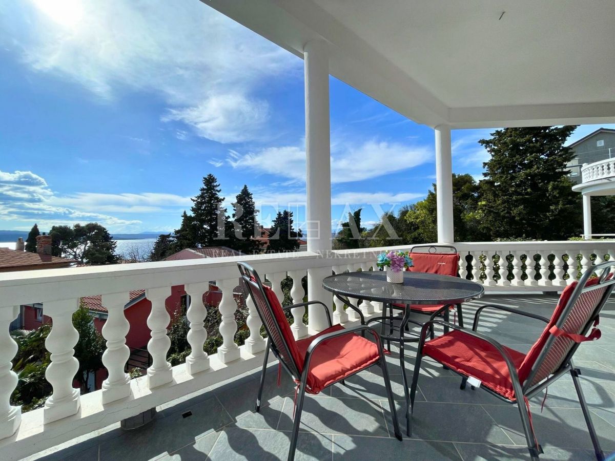 Crikvenica - Mediteranska vila z vrtom in gostiščem