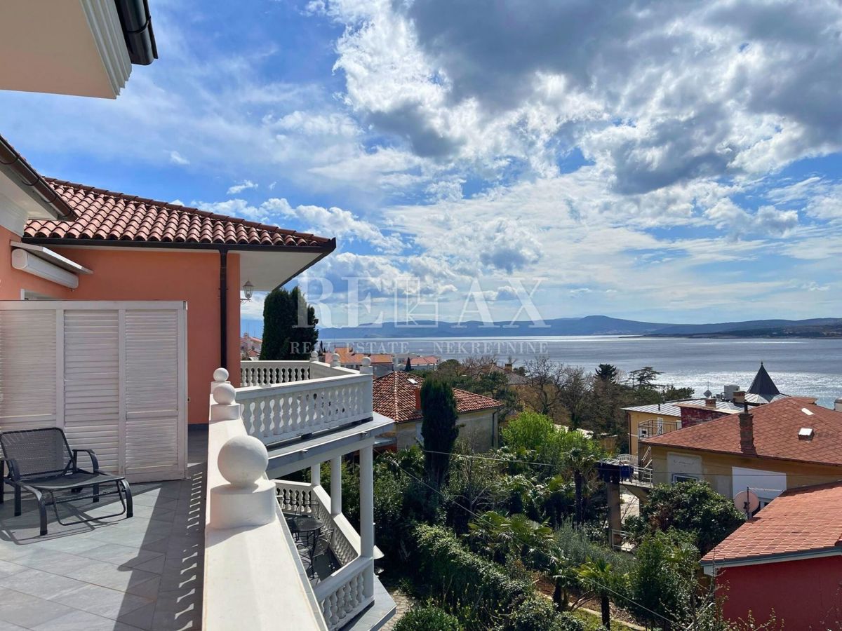 Crikvenica - Mediteranska vila z vrtom in gostiščem