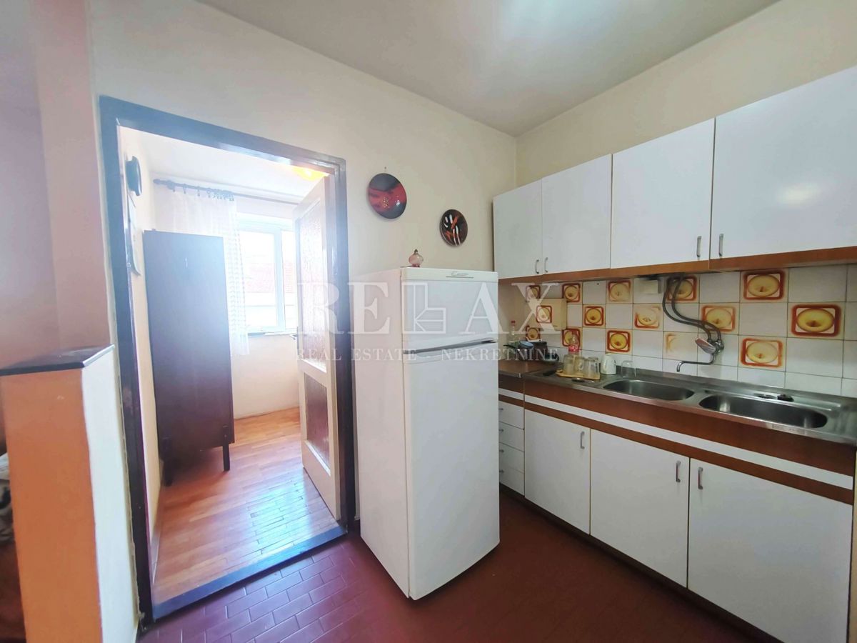 Senj – Dvosobno Stanovanje v Bližini Mesta in Morja