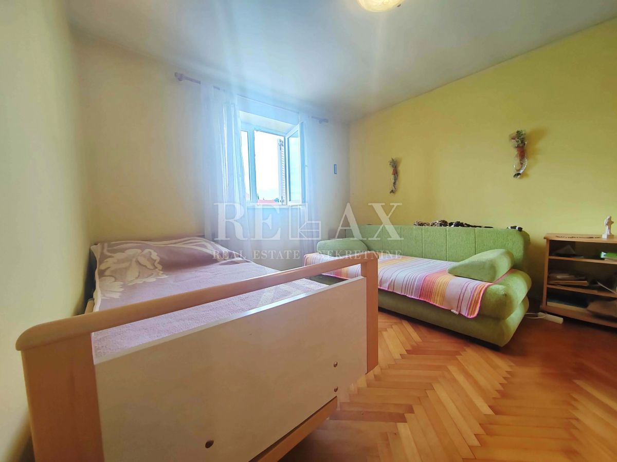 Senj – Dvosobno Stanovanje v Bližini Mesta in Morja