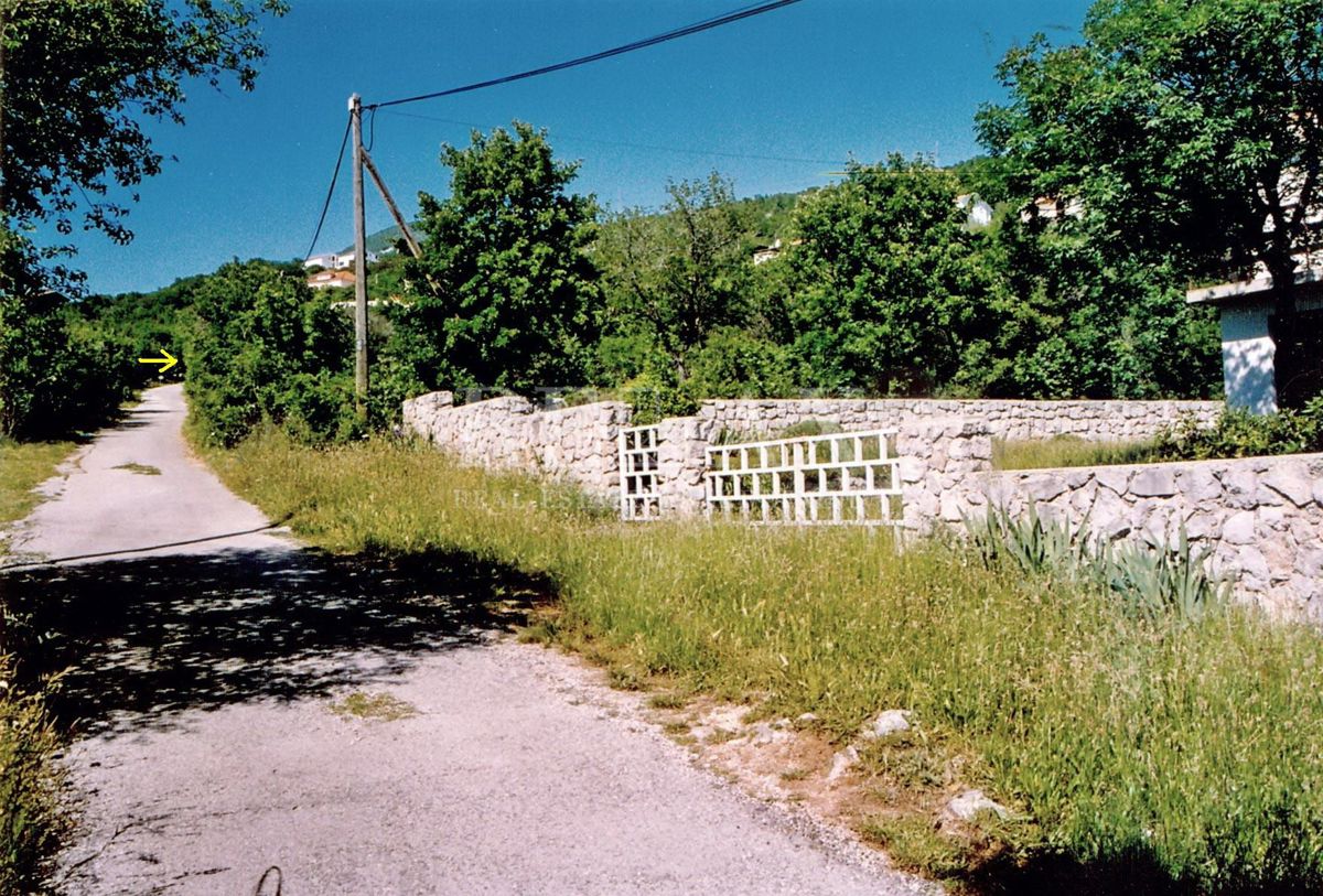 Klenovica - gradbeno zemljišče z dovoljenjem