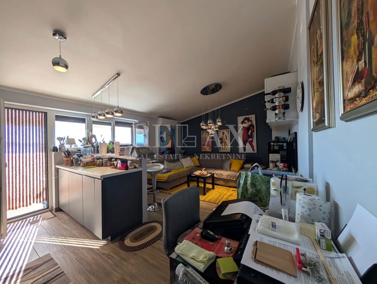 Novi Vinodolski – Stanovanje v Centru s Pogledom na Morje