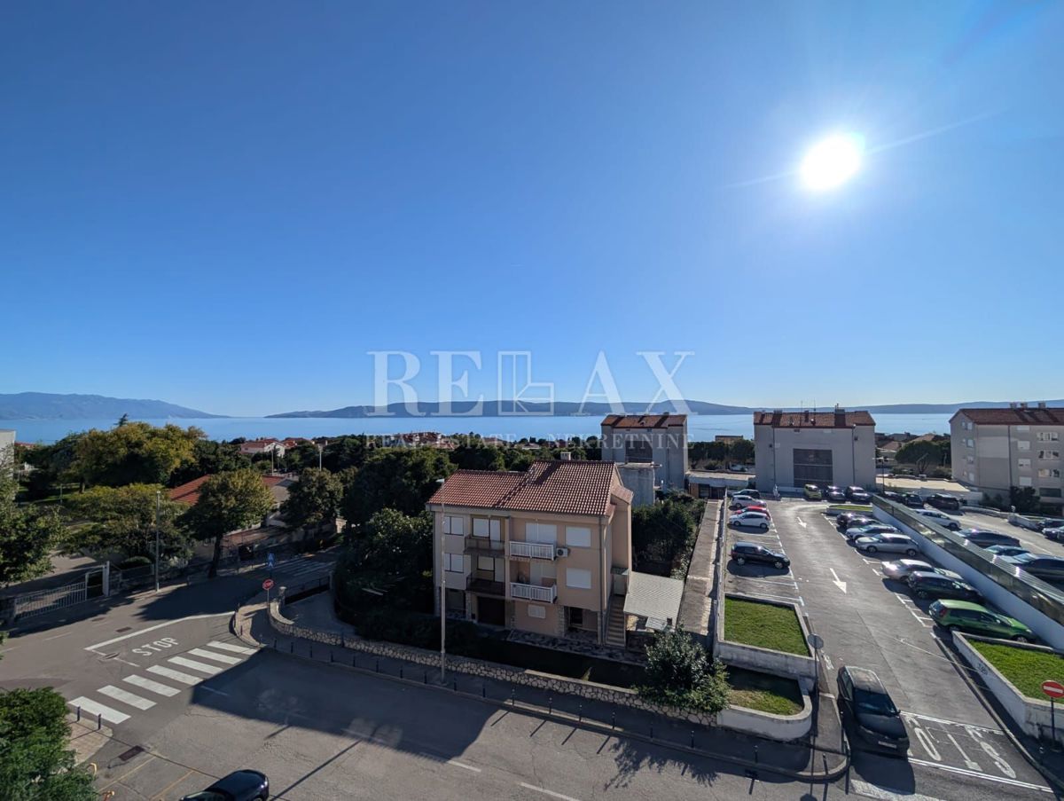 Novi Vinodolski – Stanovanje v Centru s Pogledom na Morje