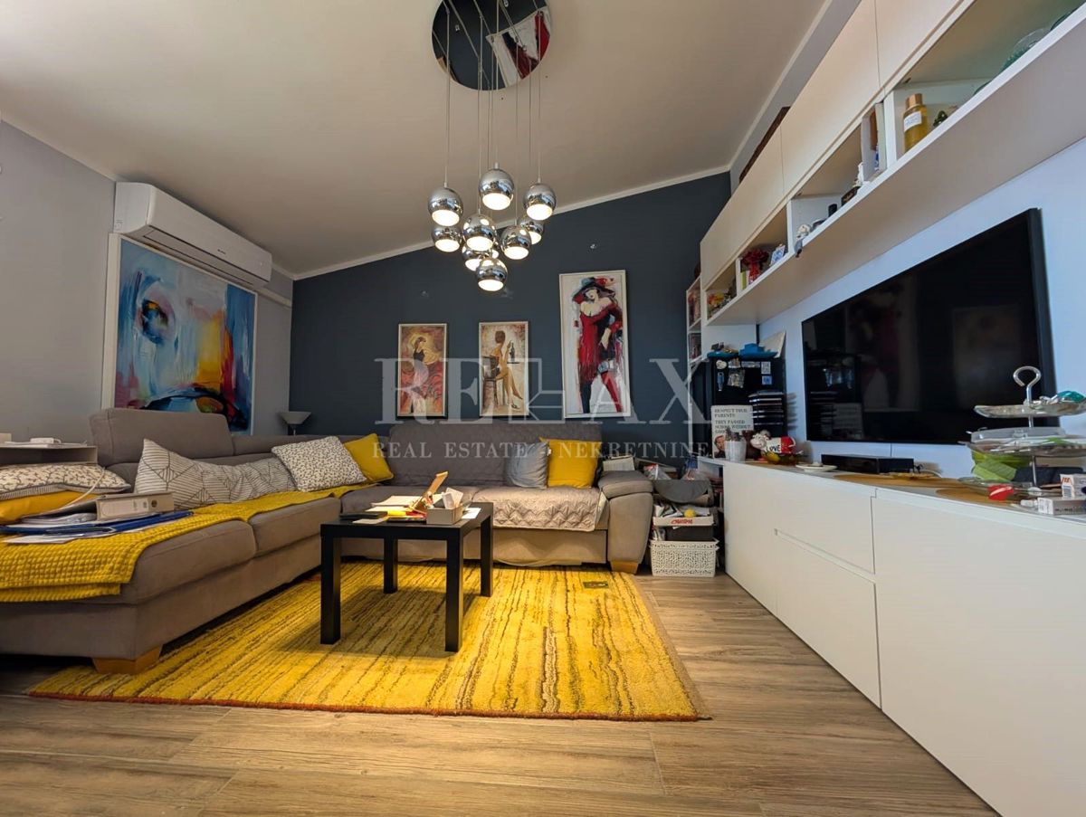 Novi Vinodolski – Stanovanje v Centru s Pogledom na Morje