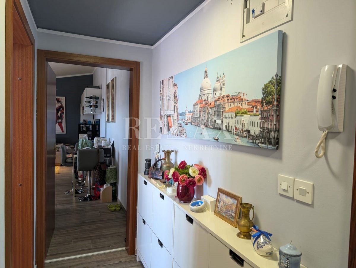 Novi Vinodolski – Stanovanje v Centru s Pogledom na Morje