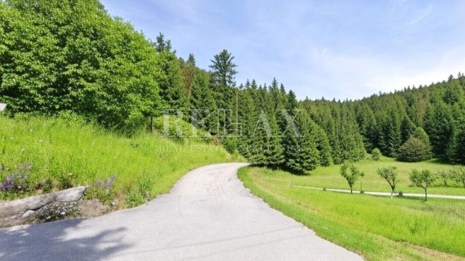 Gorski Kotar, Črni Lazi - zazidljivo zemljišče, 999 m2