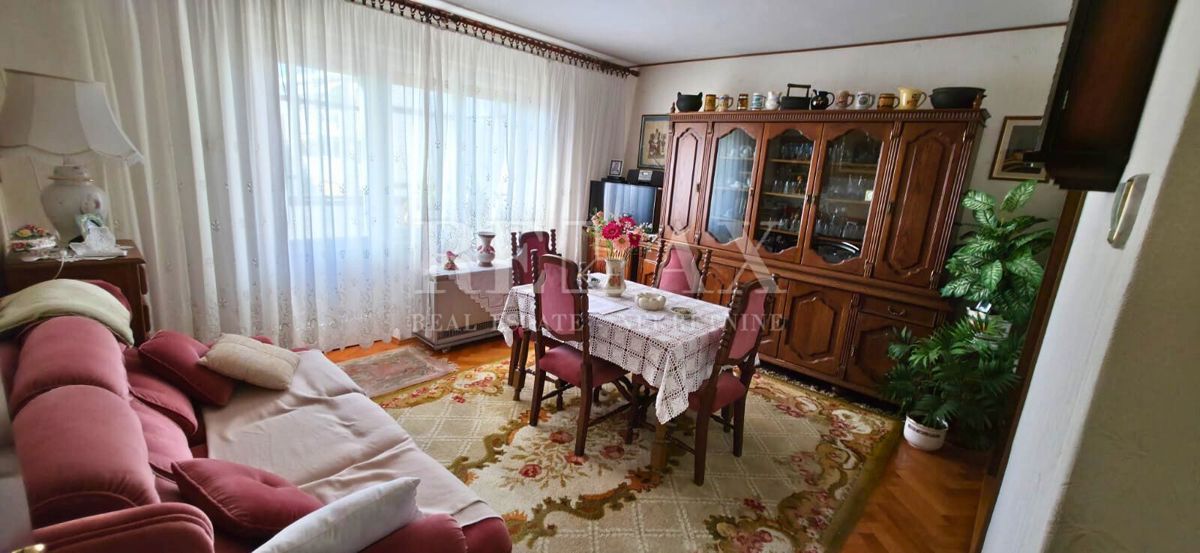 Rijeka, Sušak - dvosobni apartma s pogledom na morje