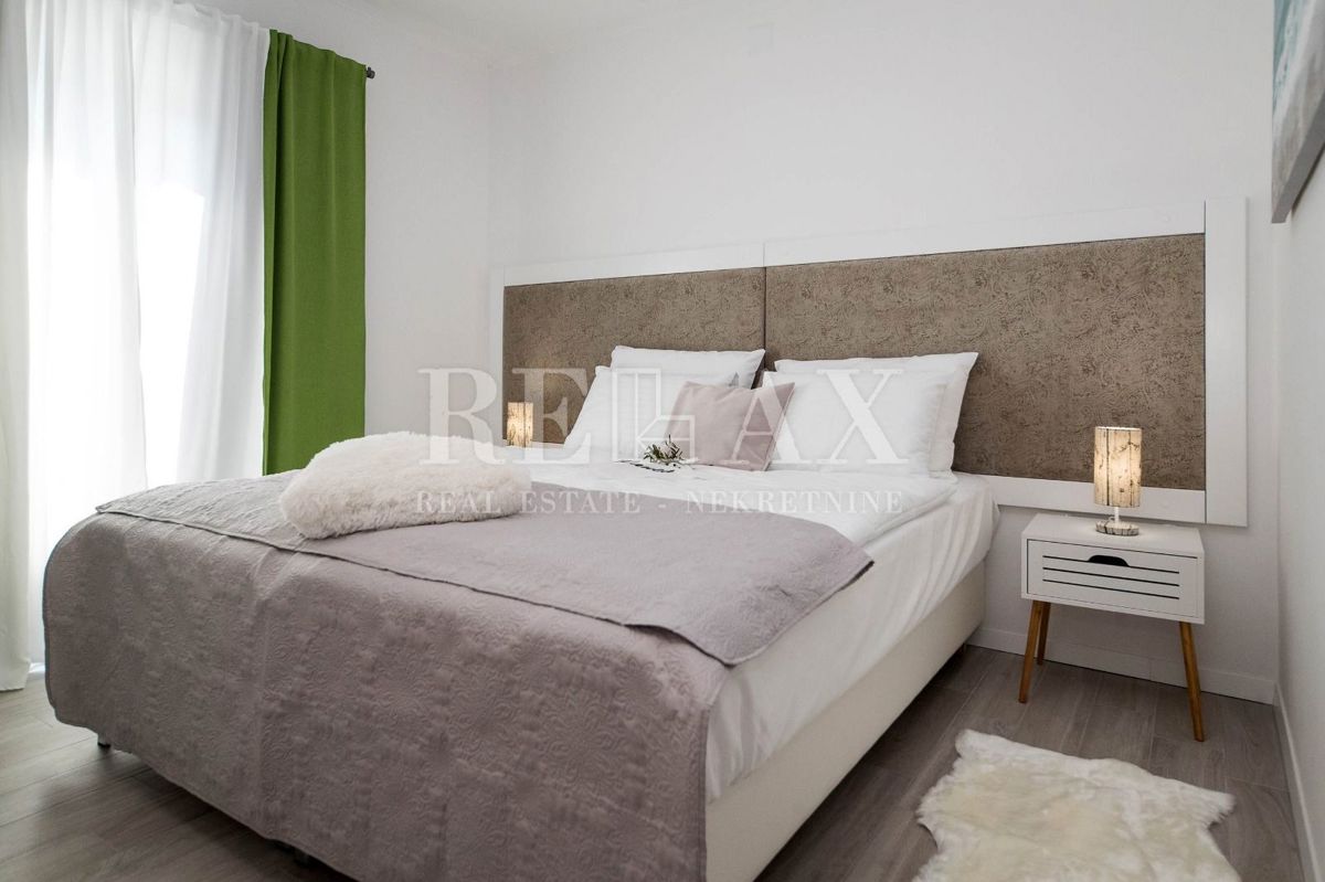 Tribalj - moderna vila z bazenom