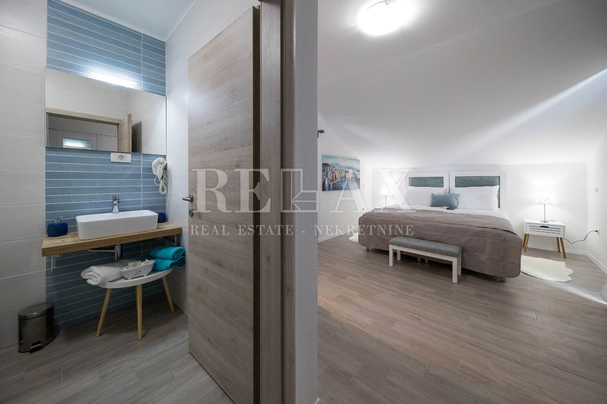 Tribalj - moderna vila z bazenom