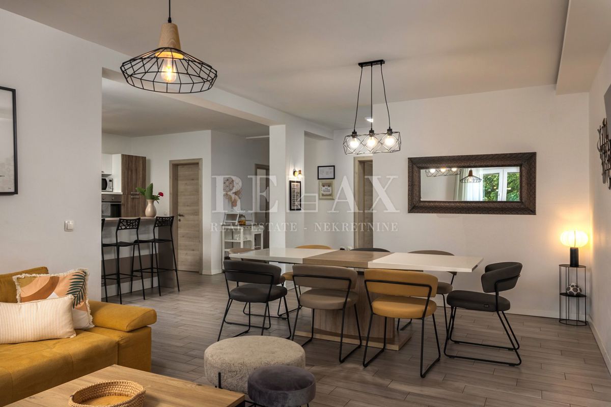 Tribalj - moderna vila z bazenom