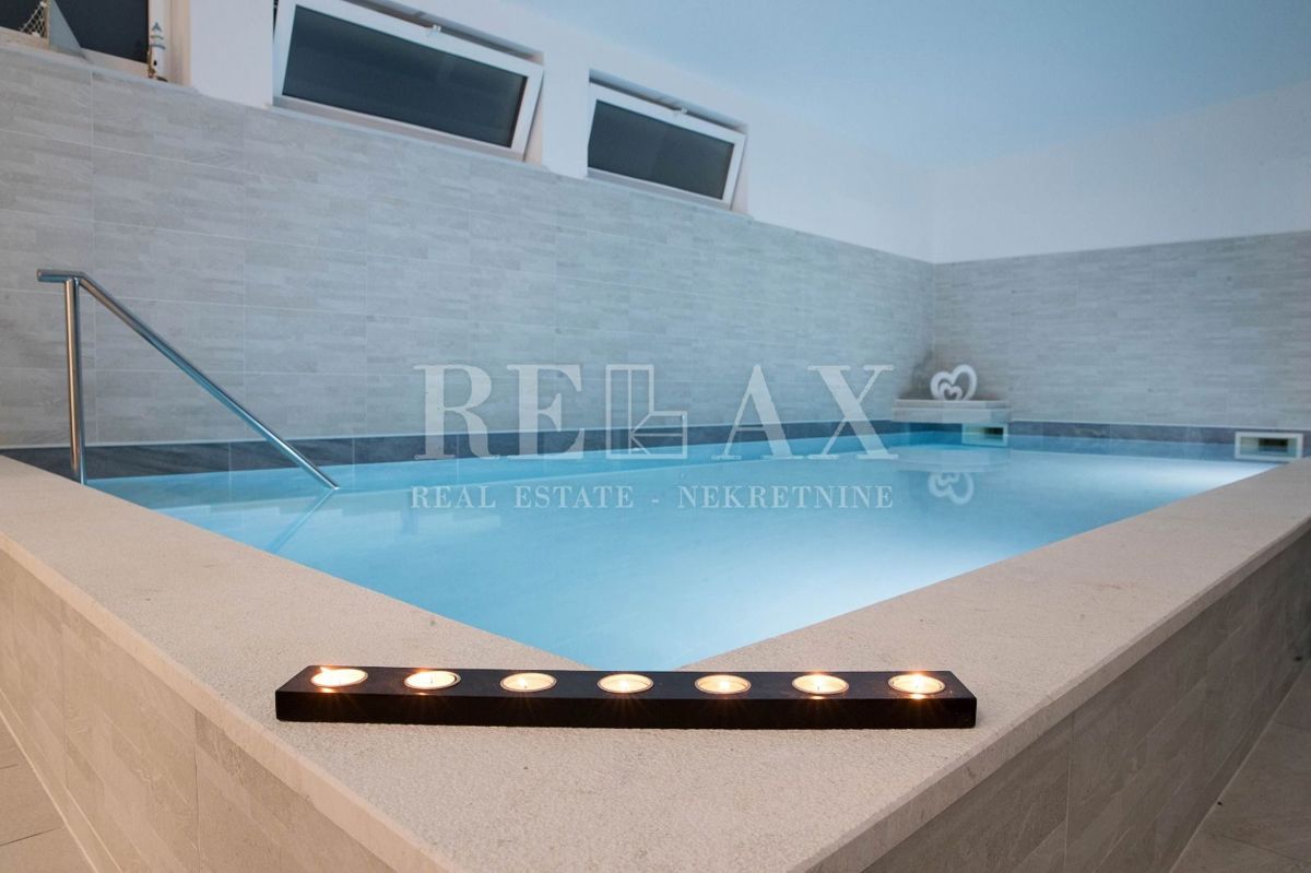 Tribalj - moderna vila z bazenom