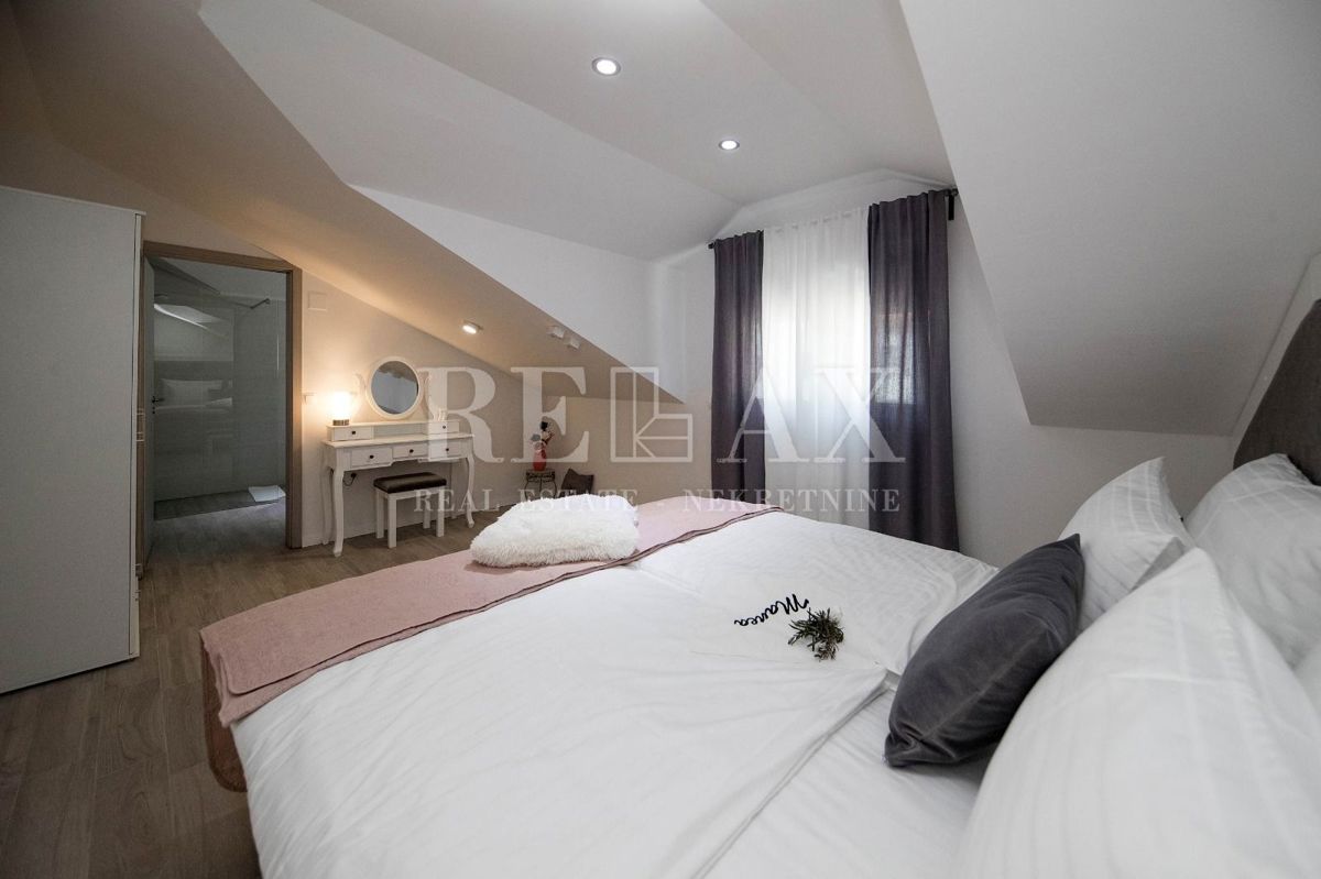 Tribalj - moderna vila z bazenom