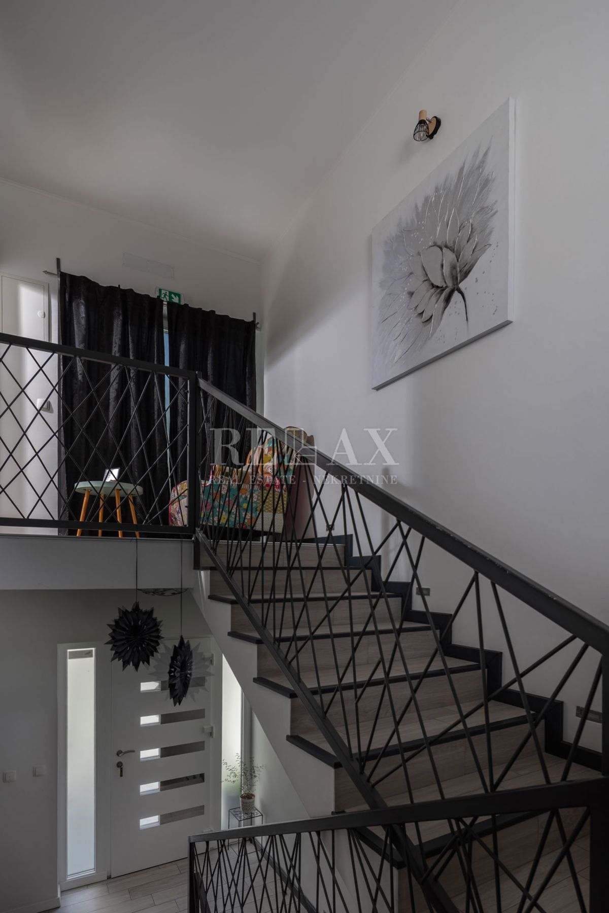 Tribalj - moderna vila z bazenom