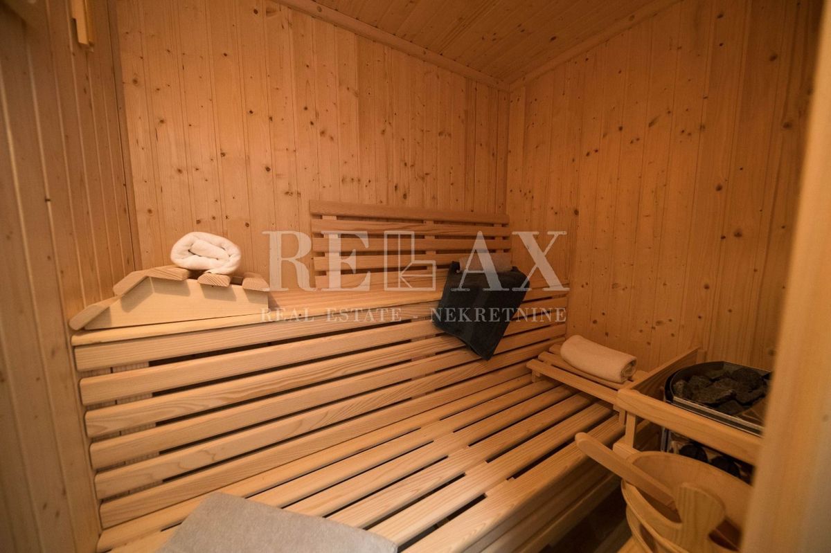 Tribalj - moderna vila z bazenom