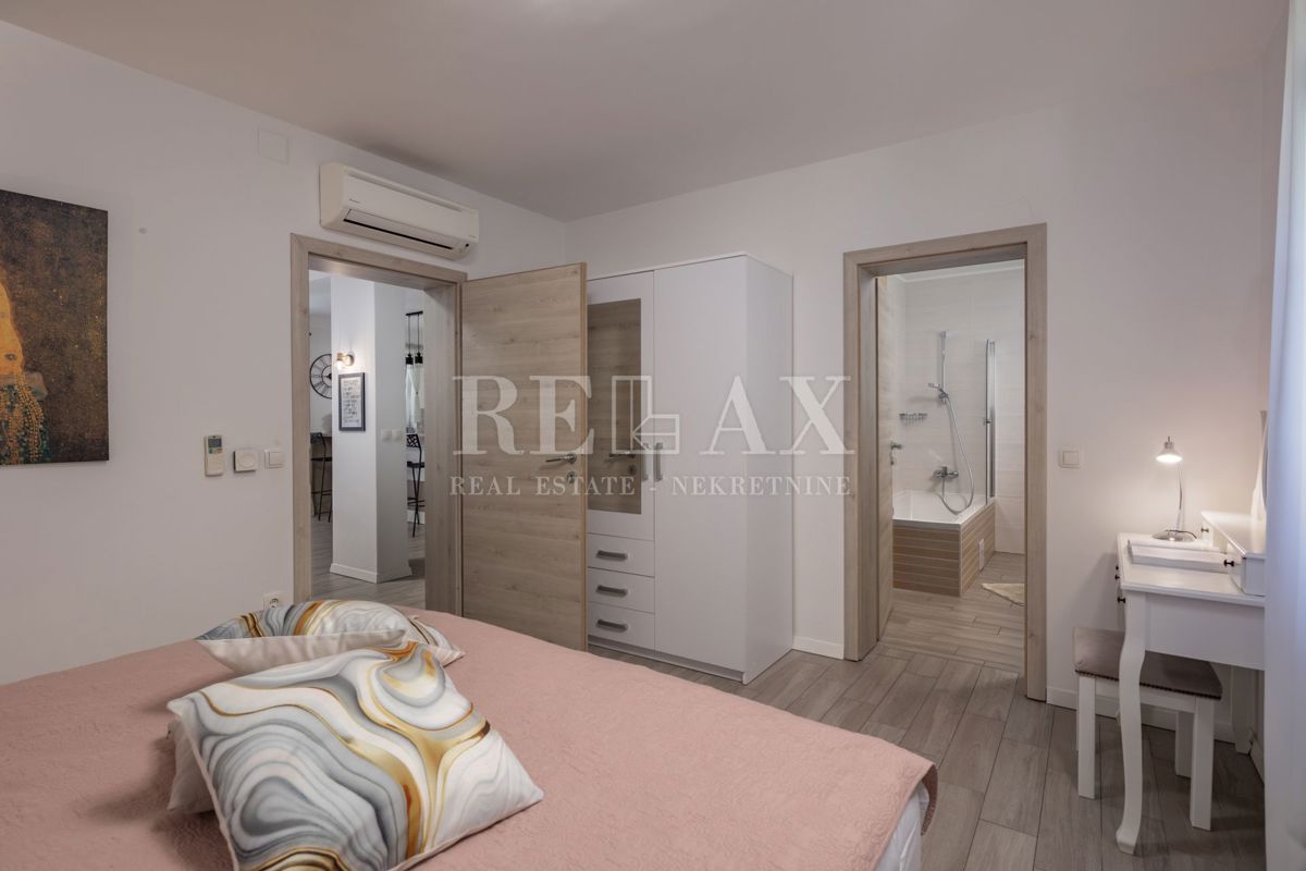 Tribalj - moderna vila z bazenom