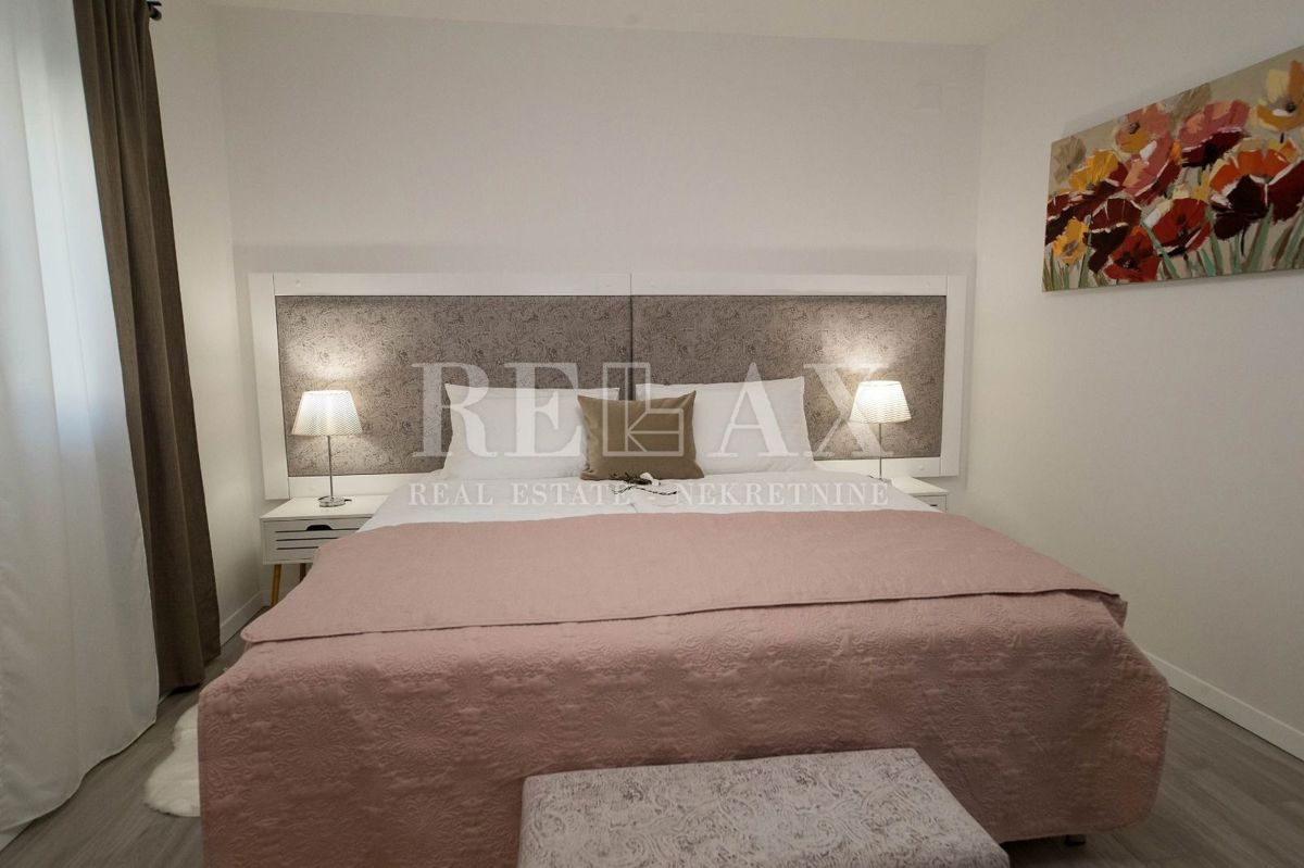 Tribalj - moderna vila z bazenom