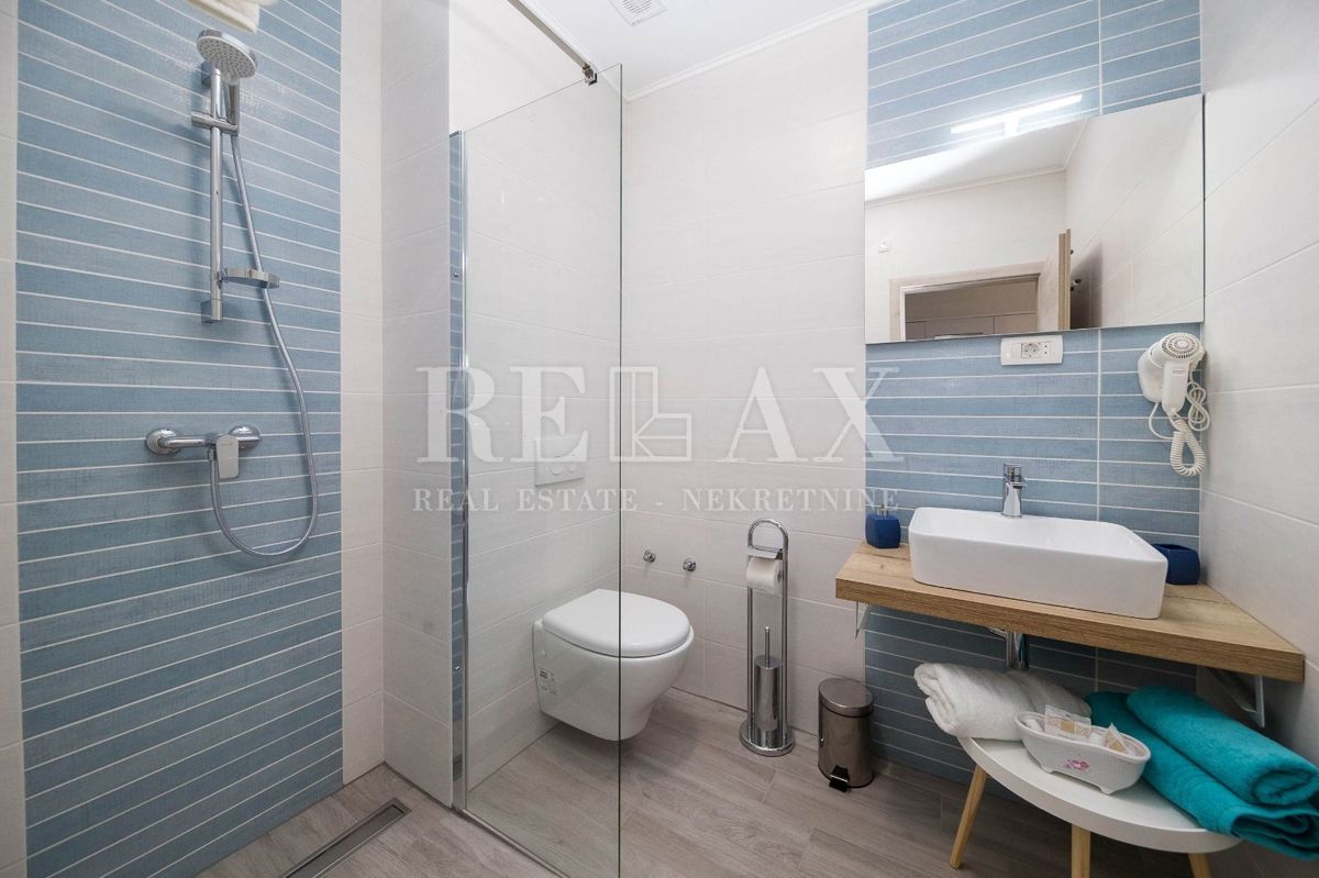 Tribalj - moderna vila z bazenom