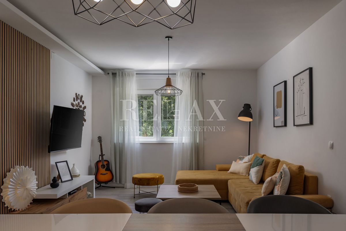 Tribalj - moderna vila z bazenom