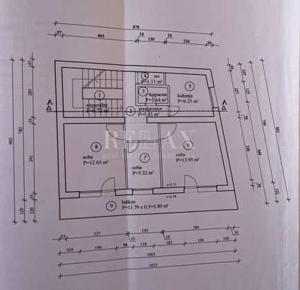 Novi Vinodolski - hiša s 3 stanovanjskimi enotami
