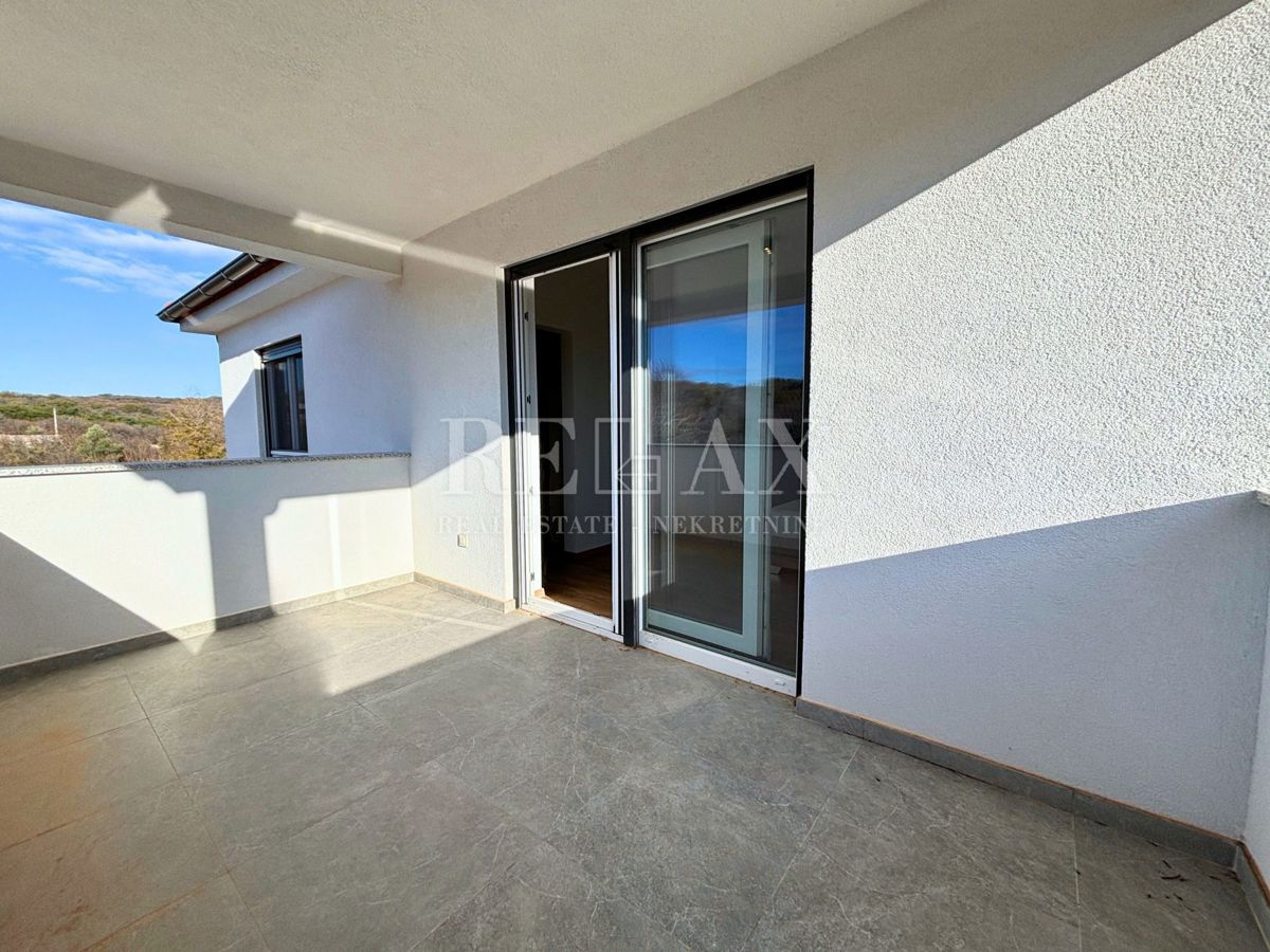 Otok Krk, Vrbnik - samostojna hiša z velikim vrtom