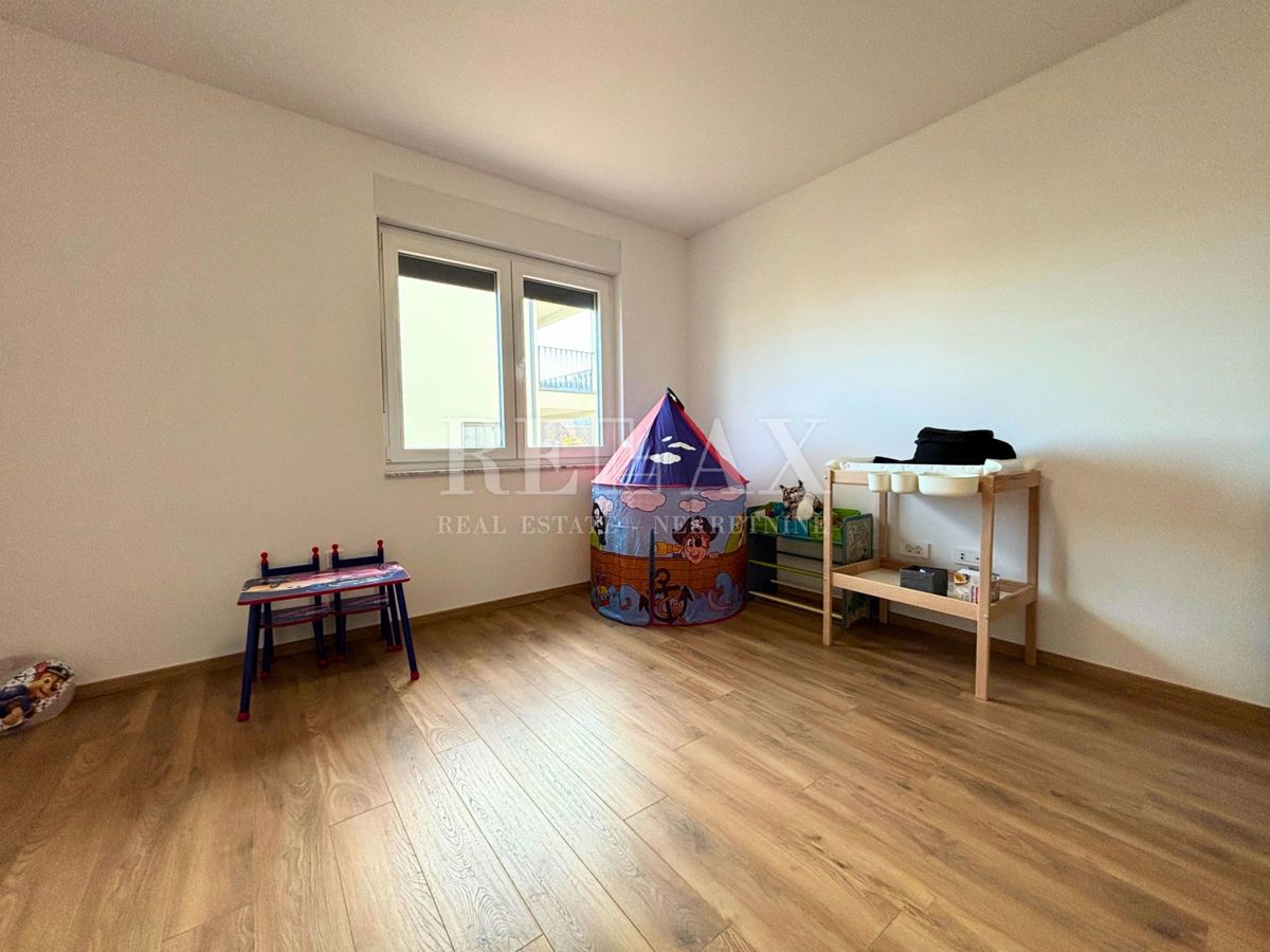 Otok Krk, Vrbnik - samostojna hiša z velikim vrtom