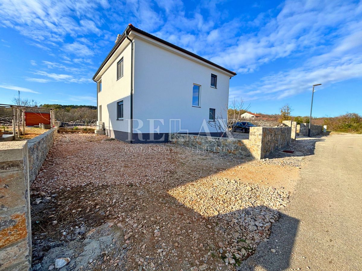 Otok Krk, Vrbnik - samostojna hiša z velikim vrtom