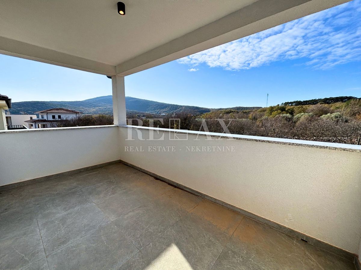 Otok Krk, Vrbnik - samostojna hiša z velikim vrtom