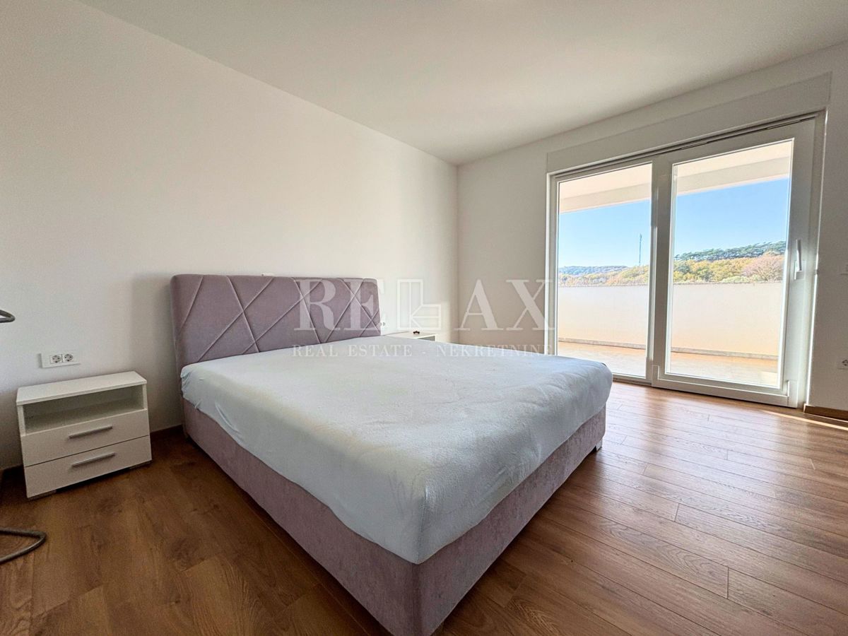 Otok Krk, Vrbnik - samostojna hiša z velikim vrtom