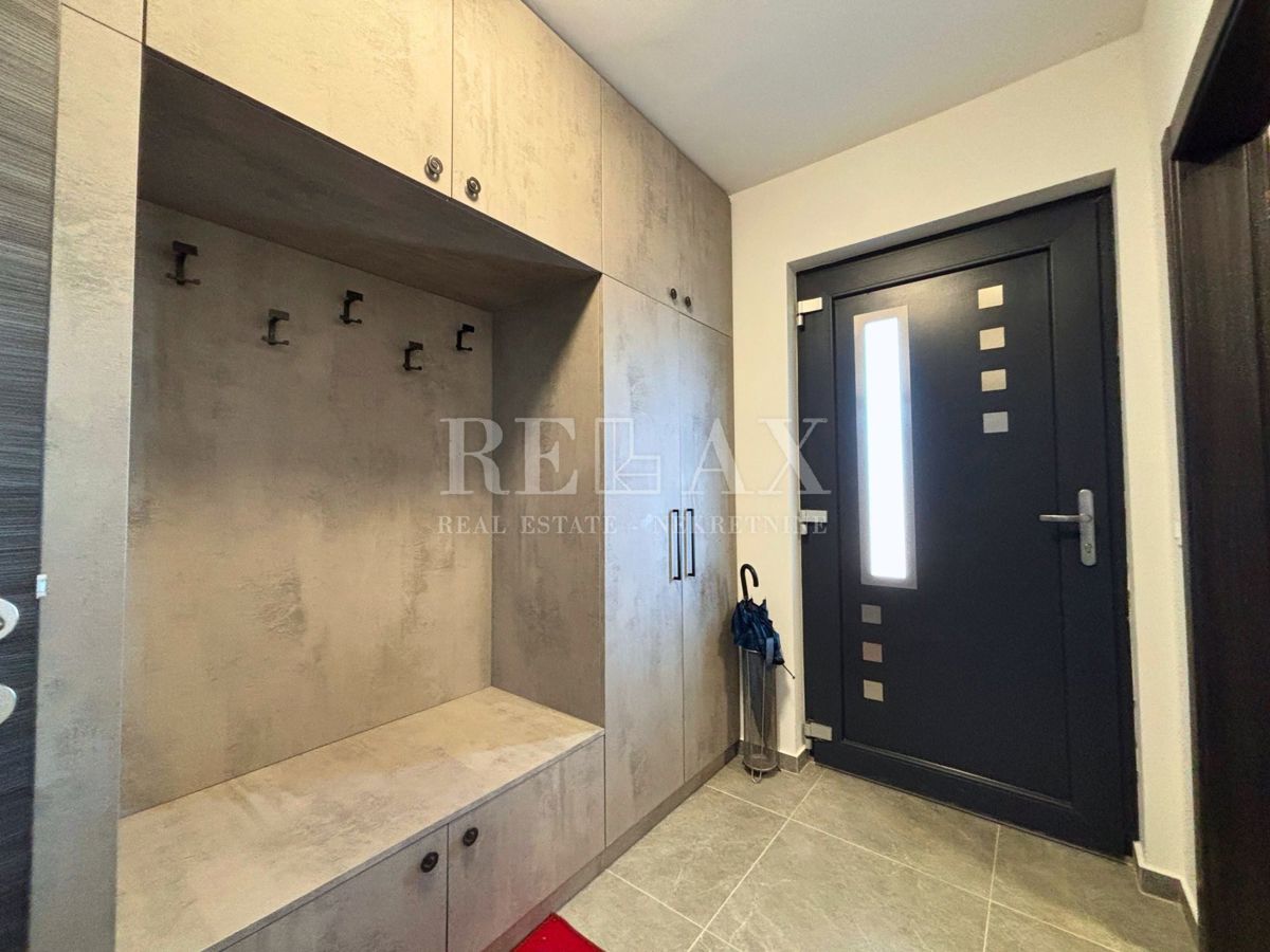 Otok Krk, Vrbnik - samostojna hiša z velikim vrtom