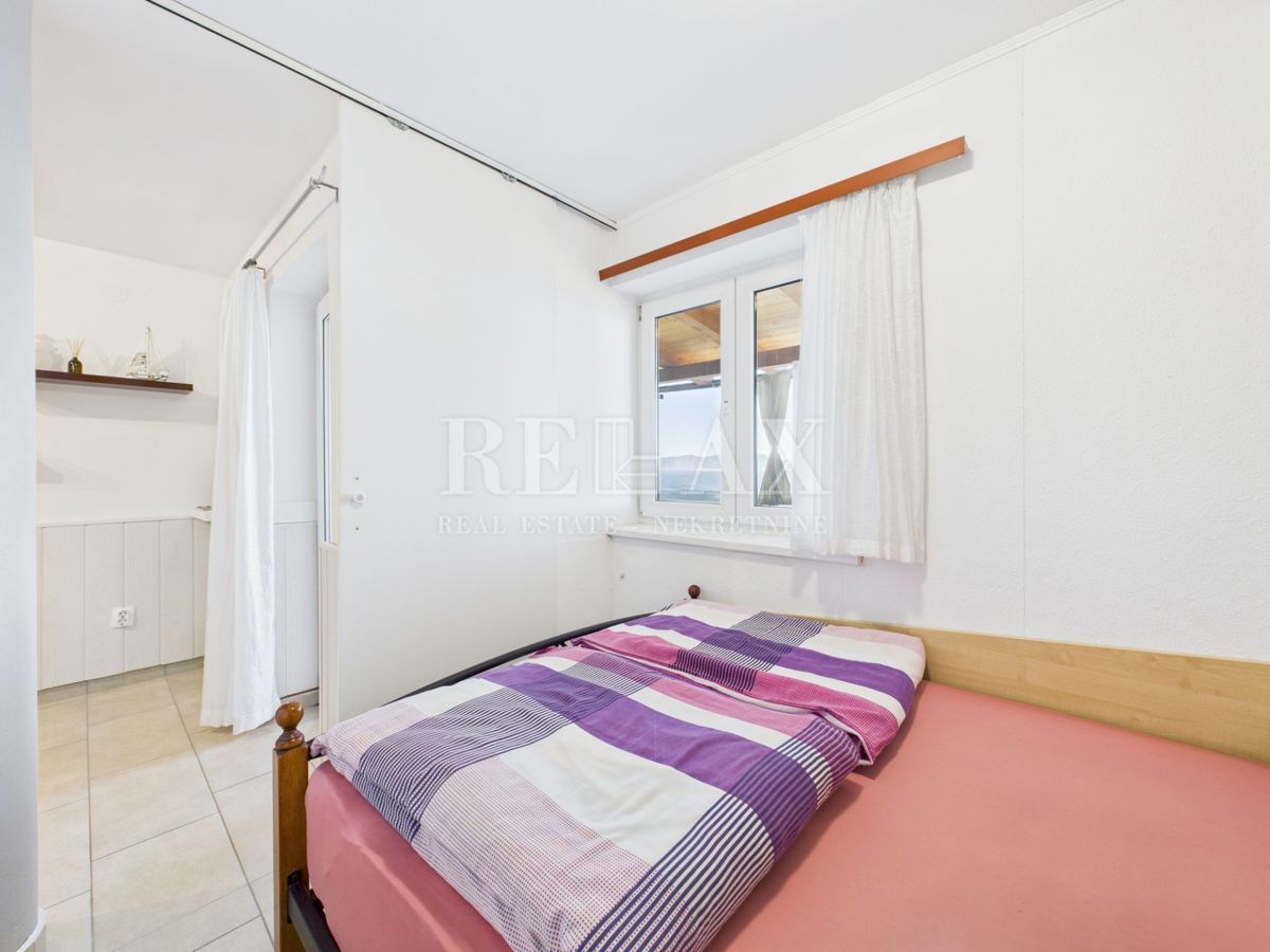 Senj - stanovanje v drugi vrsti do morja