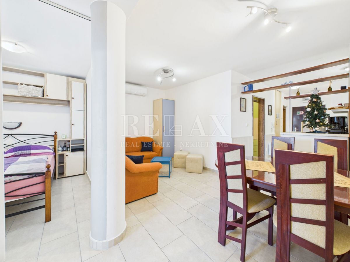 Senj - stanovanje v drugi vrsti do morja