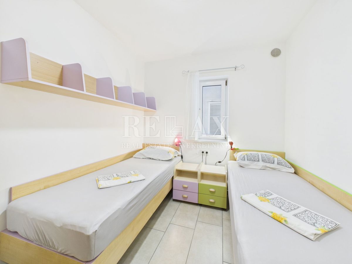 Senj - stanovanje v drugi vrsti do morja