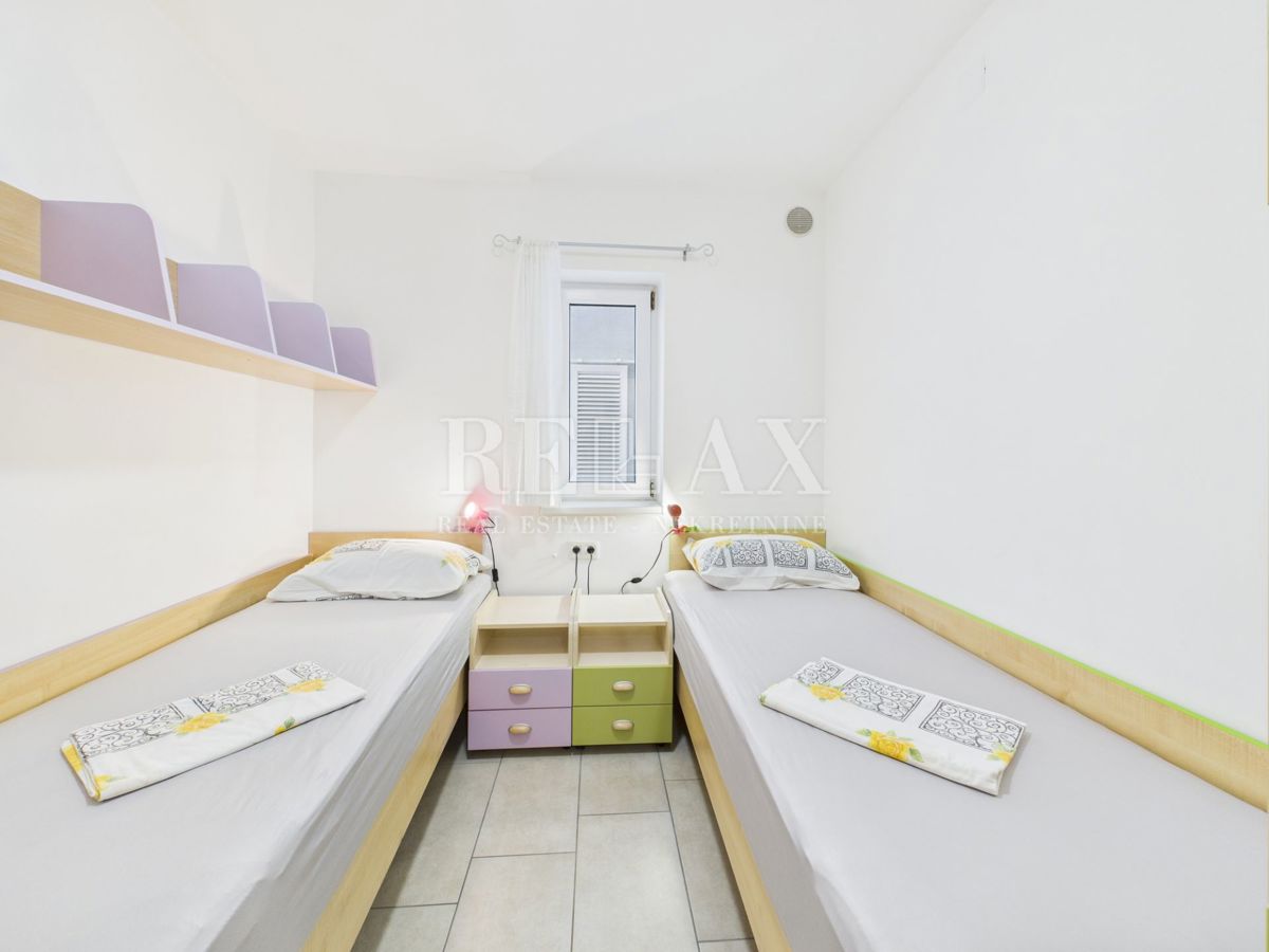 Senj - stanovanje v drugi vrsti do morja