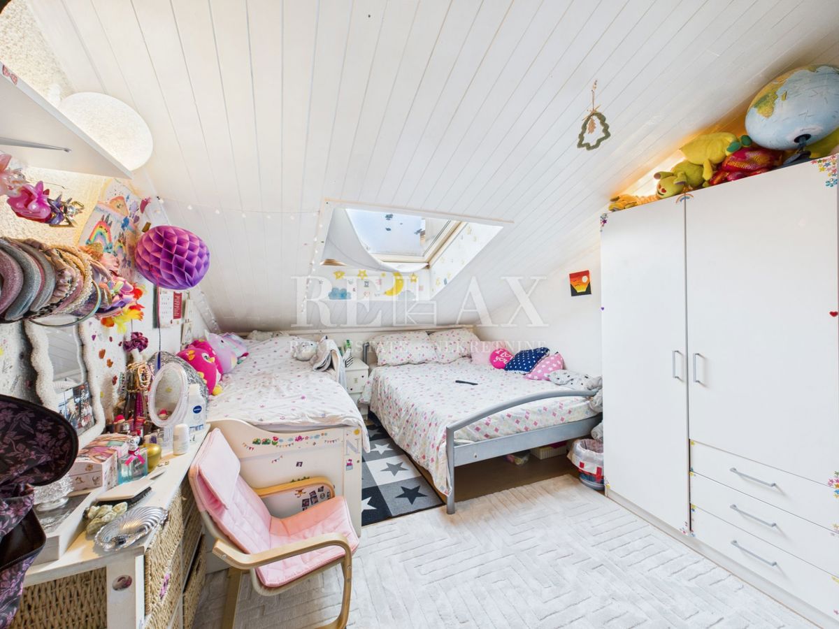 Crikvenica - del hiše 1. vrsta do morja