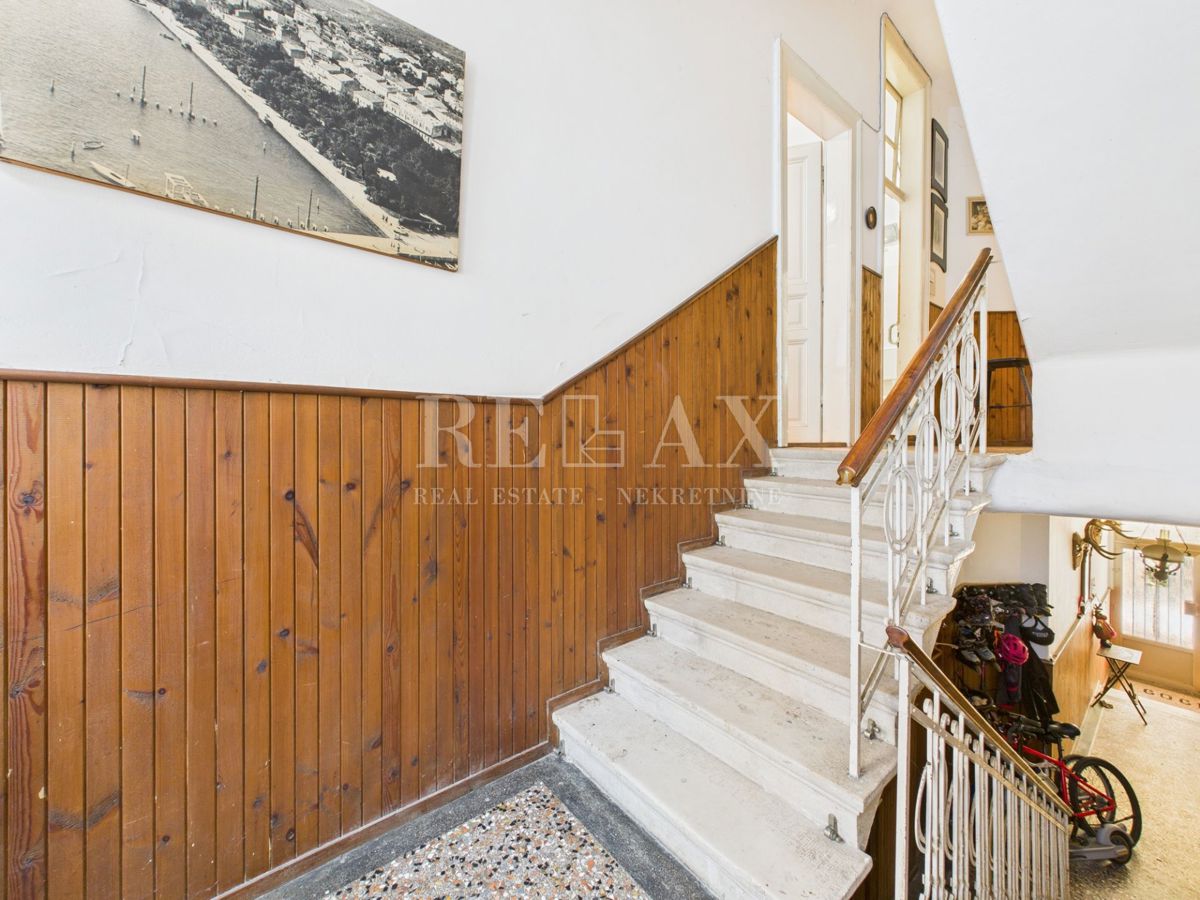 Crikvenica - del hiše 1. vrsta do morja