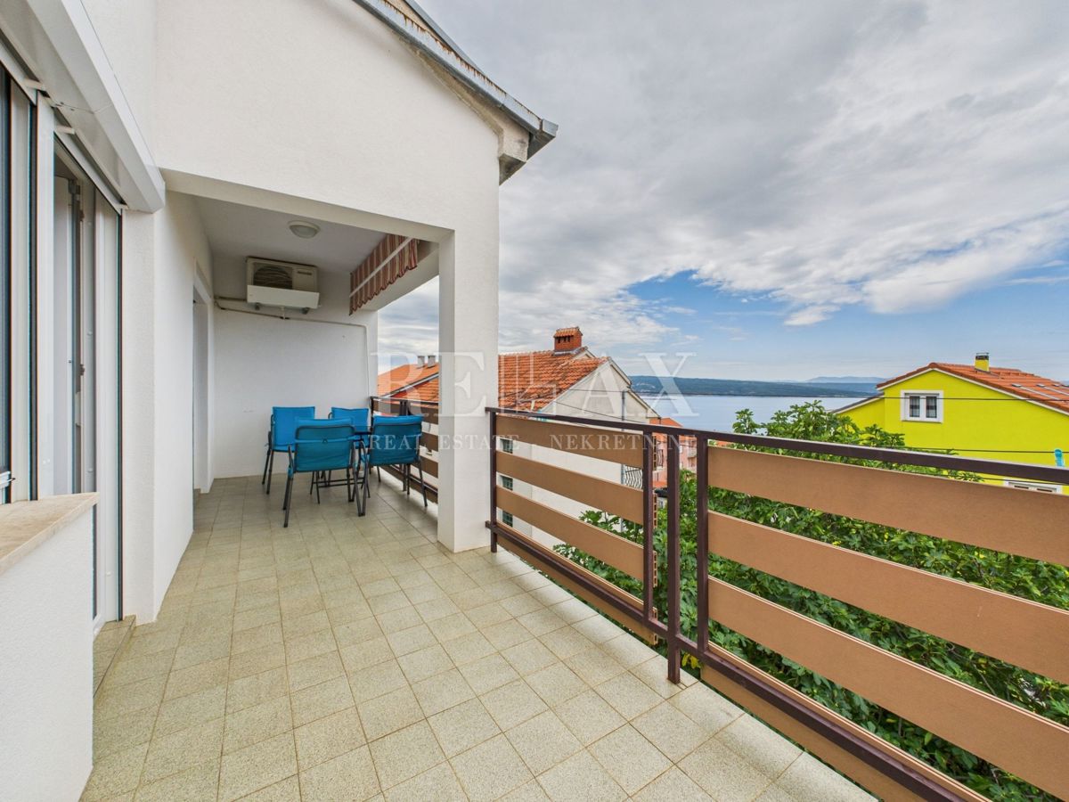 Crikvenica - trosobno stanovanje z garažo