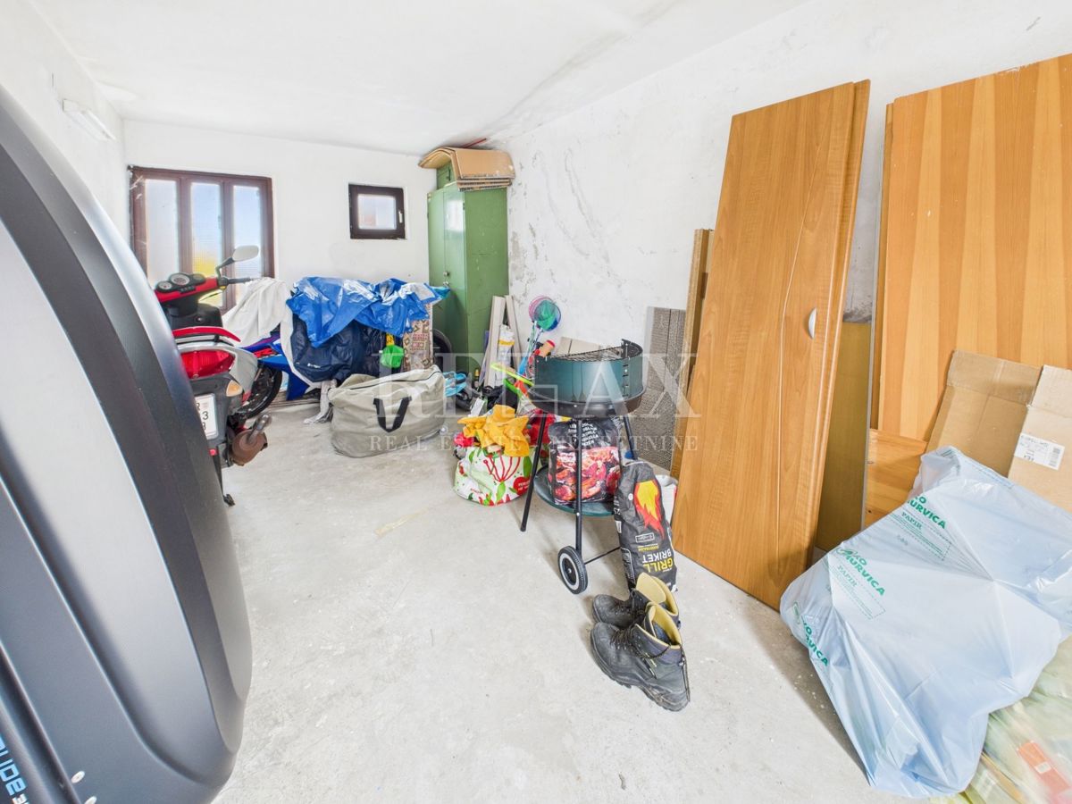 Crikvenica - trosobno stanovanje z garažo