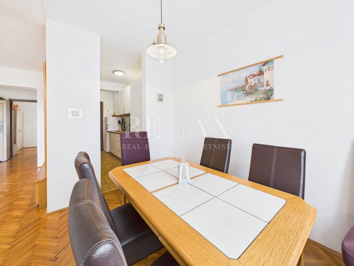 Crikvenica - trosobno stanovanje z garažo