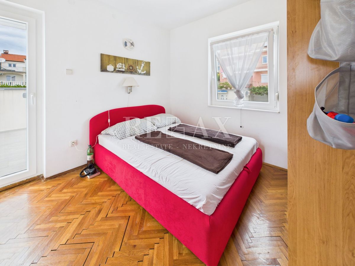 Crikvenica - trosobno stanovanje z garažo